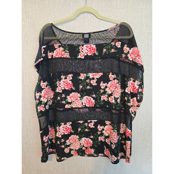 Torrid Floral Mesh Panel Top Size 2X lightweight short sleeve - Picture 2 of 13